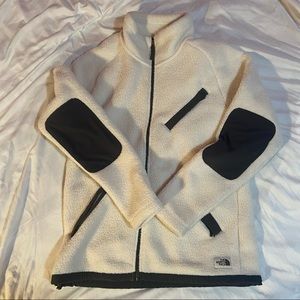 White Sherpa Nothface